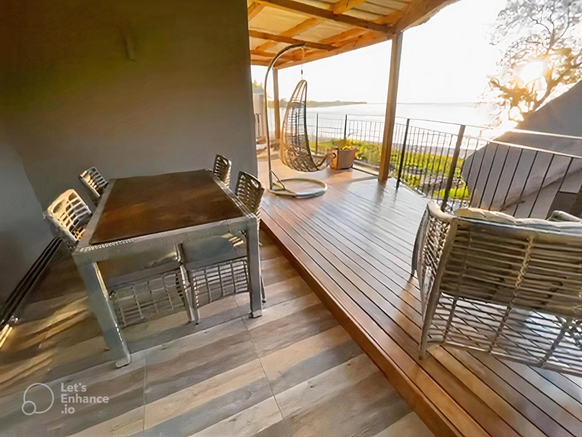 Beachfront Villa By M&H Tamarin Exteriör bild