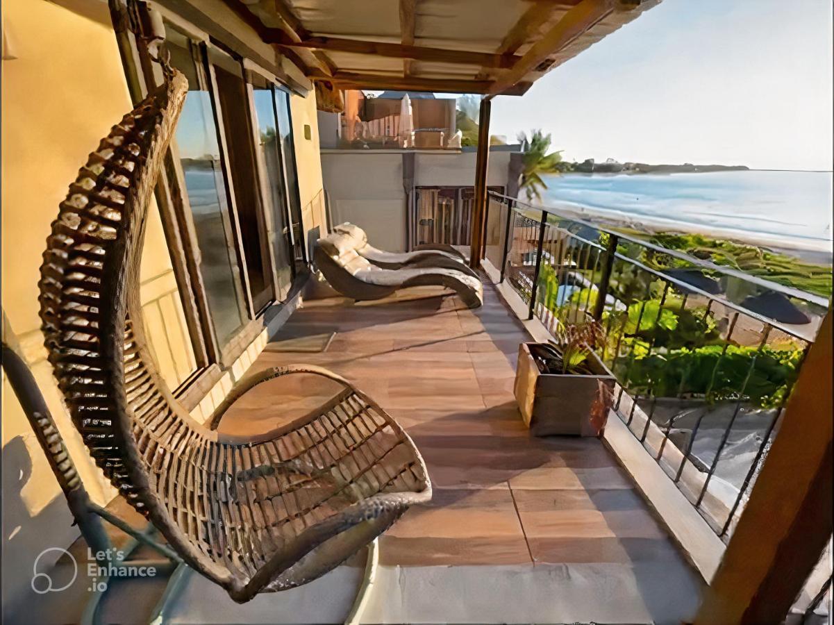 Beachfront Villa By M&H Tamarin Exteriör bild