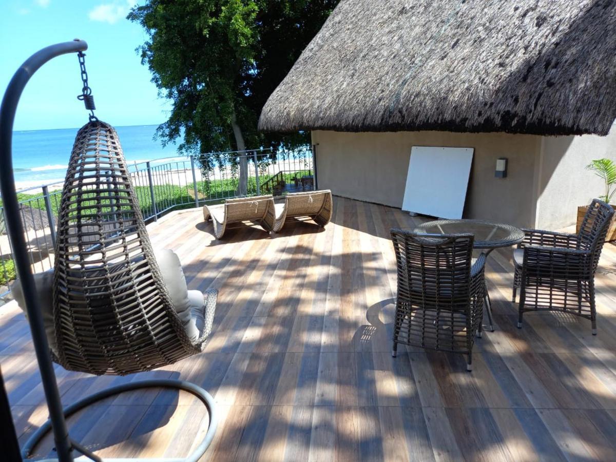 Beachfront Villa By M&H Tamarin Exteriör bild